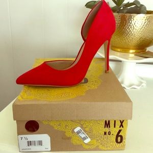 Mix No. 6 Red Pumps